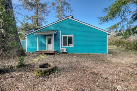 616 Sunset Avenue NE Ocean Shores WA 98569