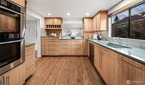 2234 108th Avenue SE Bellevue WA 98004