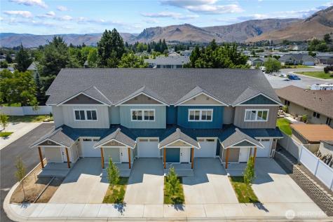 1030 Finch Lane Wenatchee WA 98801