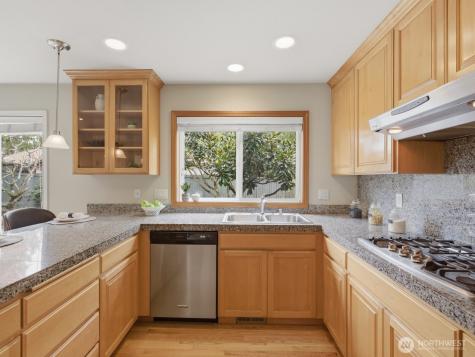 3501 166 Street SW Lynnwood WA 98037