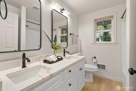 7605 NE Hidden Cove Road Bainbridge Island WA 98110