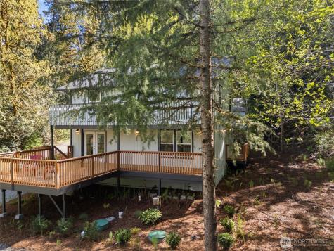 7605 NE Hidden Cove Road Bainbridge Island WA 98110