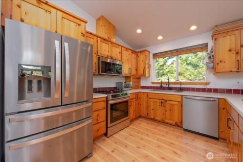 1577 Silver Fir Drive Camano Island WA 98282