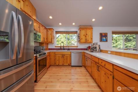 1577 Silver Fir Drive Camano Island WA 98282