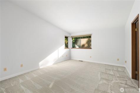 19306 SE 277th Street Kent WA 98042