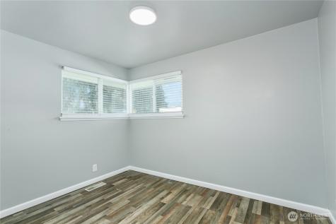 31327 12th Place S Federal Way WA 98003