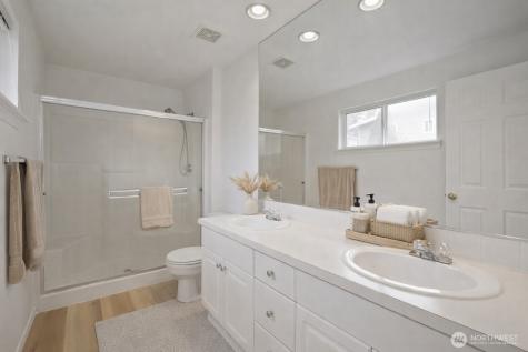 3904 NE 5th Place Renton WA 98056