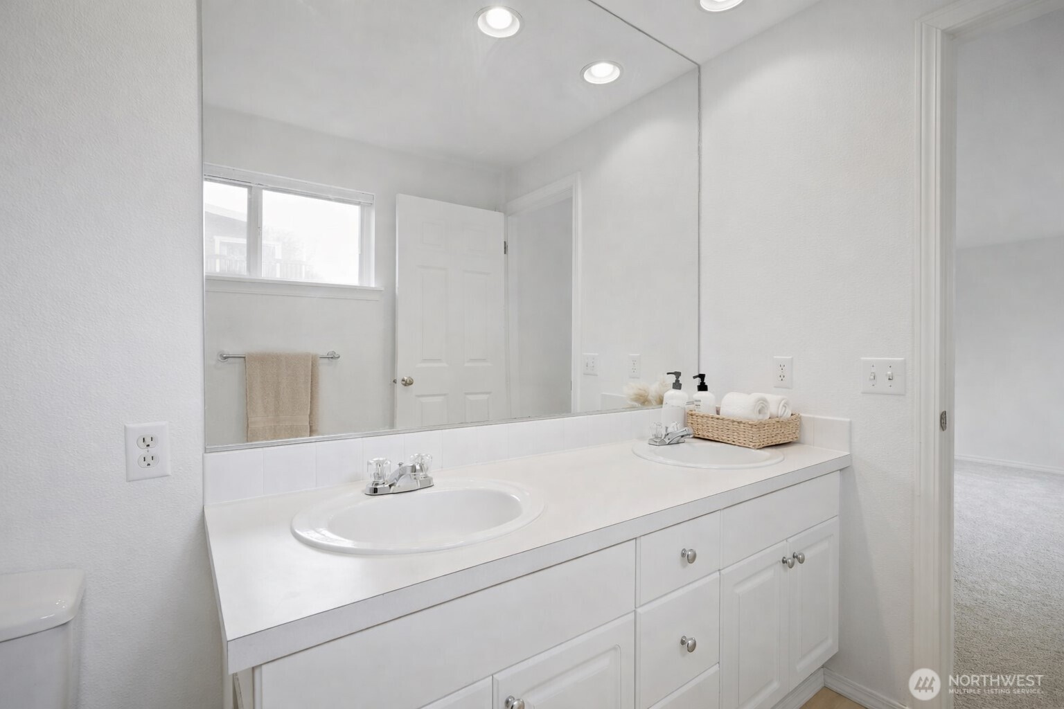 3904 NE 5th Place Renton WA 98056