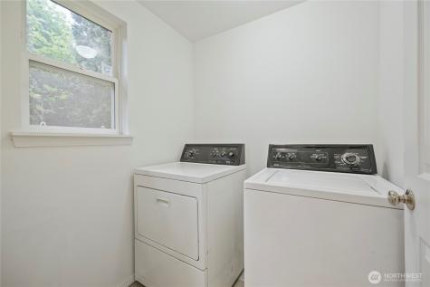 3904 NE 5th Place Renton WA 98056