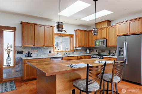 1335 Crestline Terrace Oak Harbor WA 98277