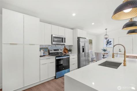 5319 201st Place SW Lynnwood WA 98036