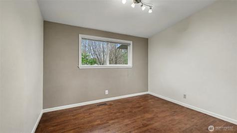 11204 148th Avenue SE Renton WA 98059