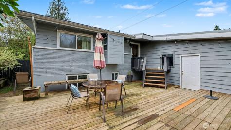 11204 148th Avenue SE Renton WA 98059