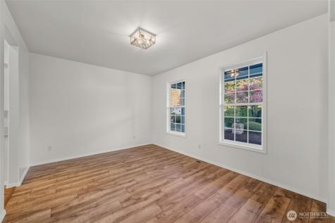 425 S 39th Place Mount Vernon WA 98274