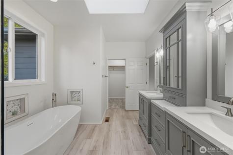 425 S 39th Place Mount Vernon WA 98274