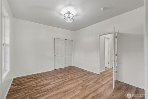 425 S 39th Place Mount Vernon WA 98274