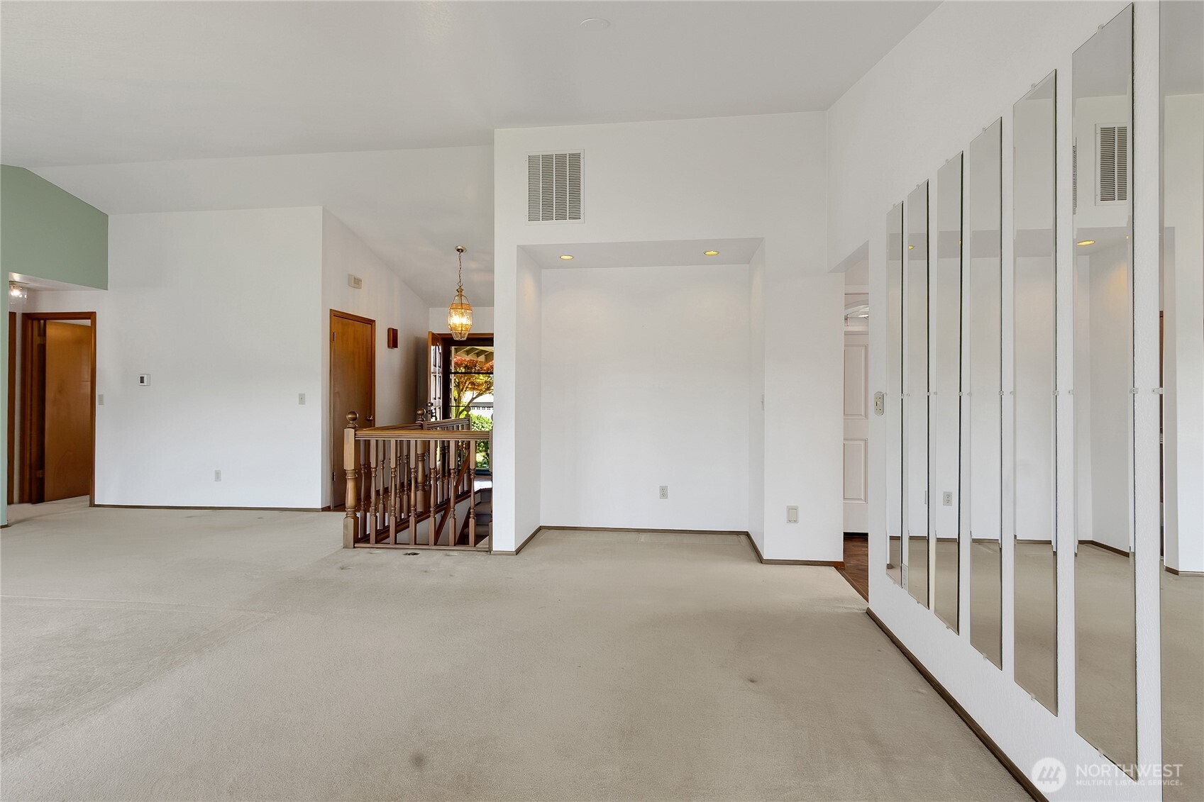 2004 7th Street SW Puyallup WA 98371