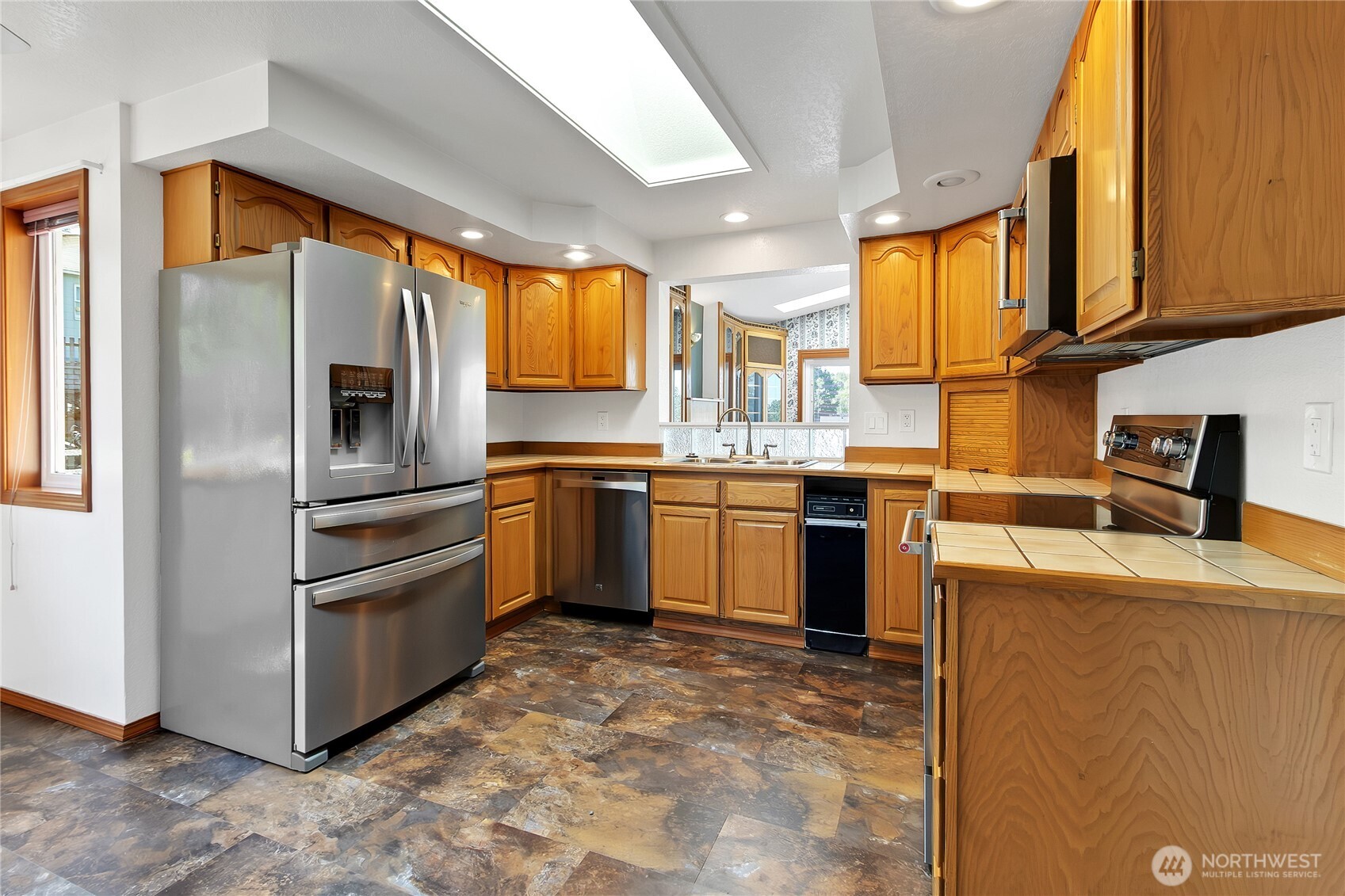 2004 7th Street SW Puyallup WA 98371