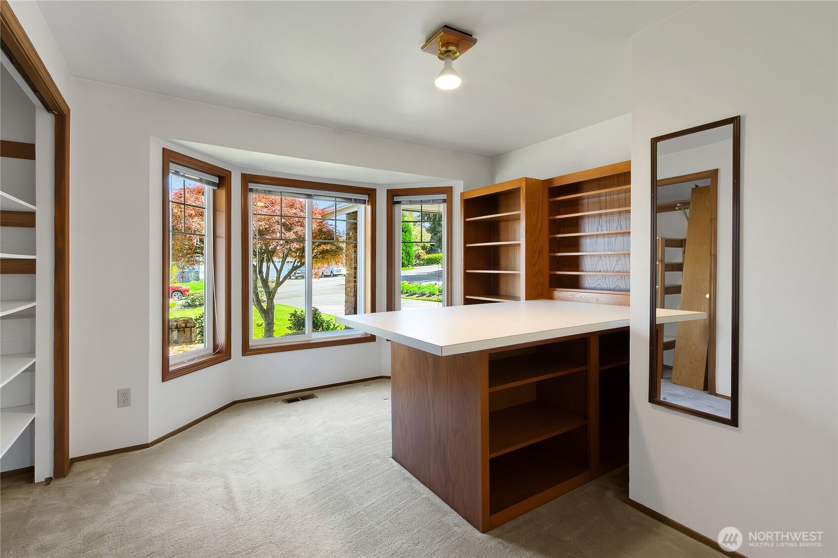 2004 7th Street SW Puyallup WA 98371