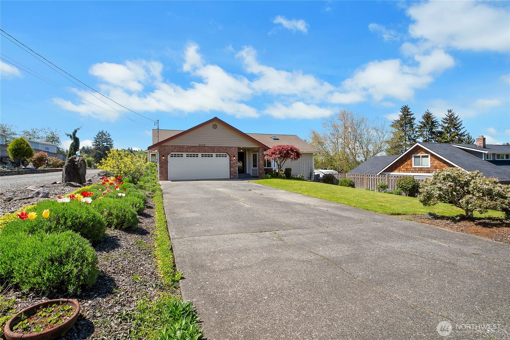 2004 7th Street SW Puyallup WA 98371