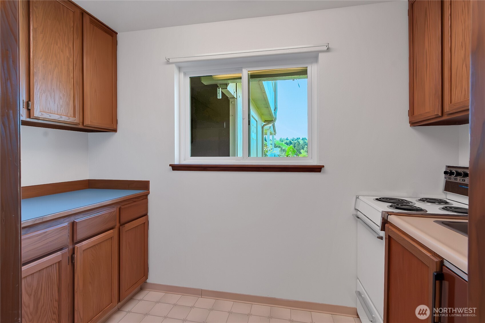 2004 7th Street SW Puyallup WA 98371
