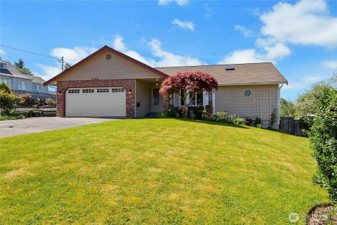 2004 7th Street SW Puyallup WA 98371
