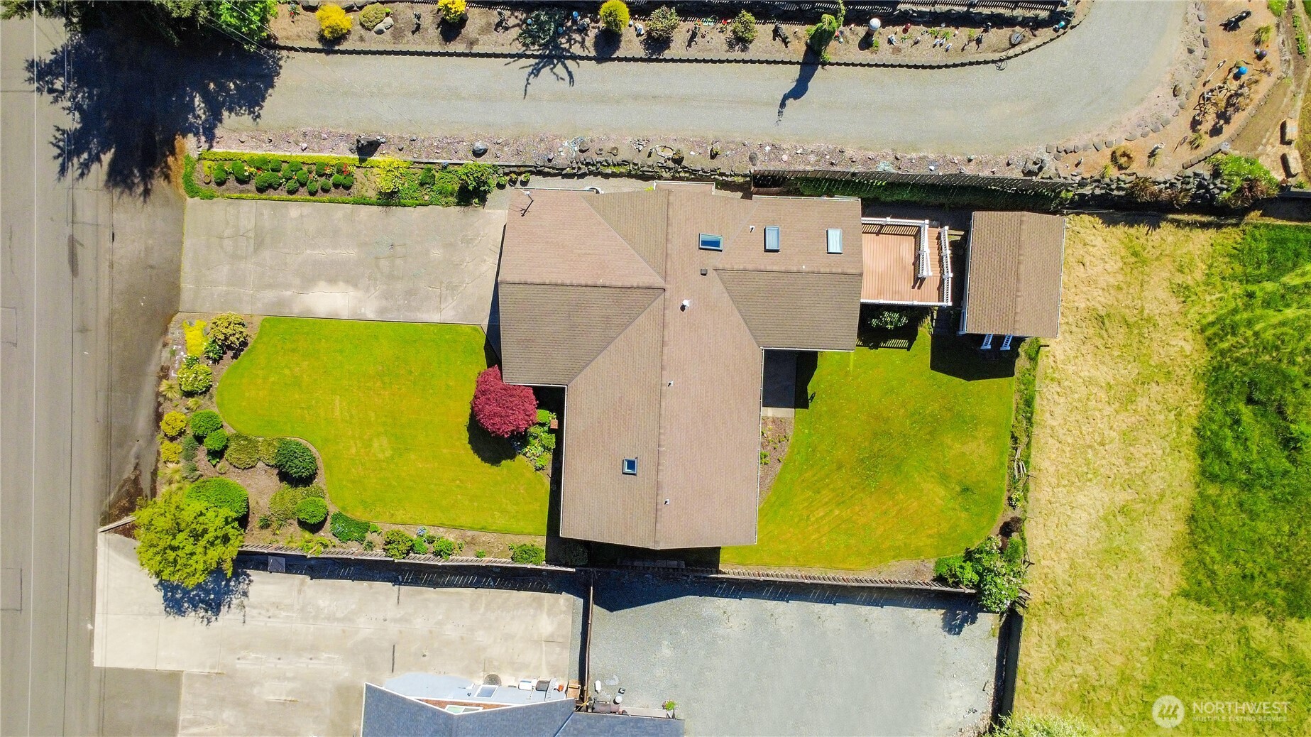 2004 7th Street SW Puyallup WA 98371
