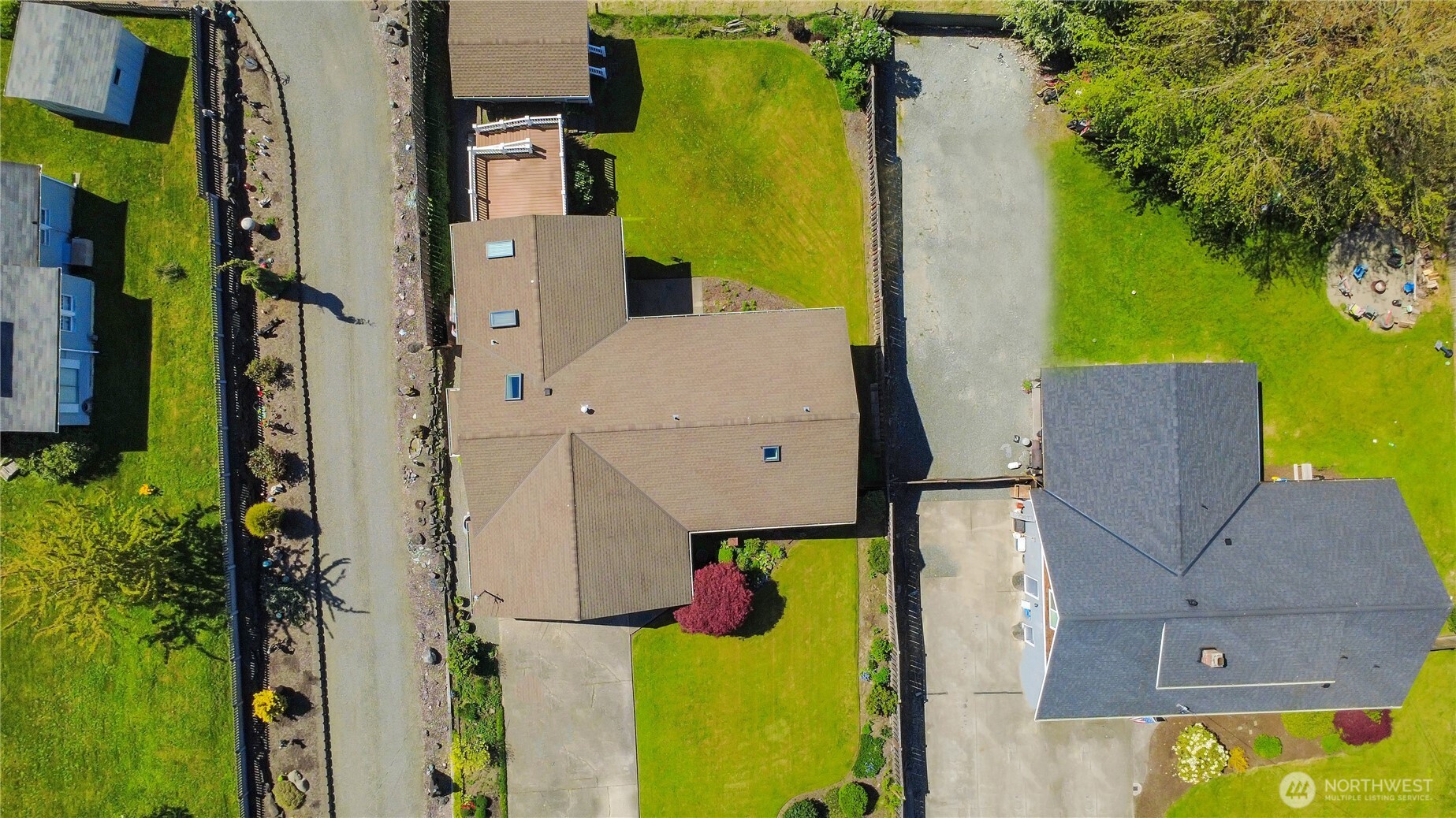 2004 7th Street SW Puyallup WA 98371