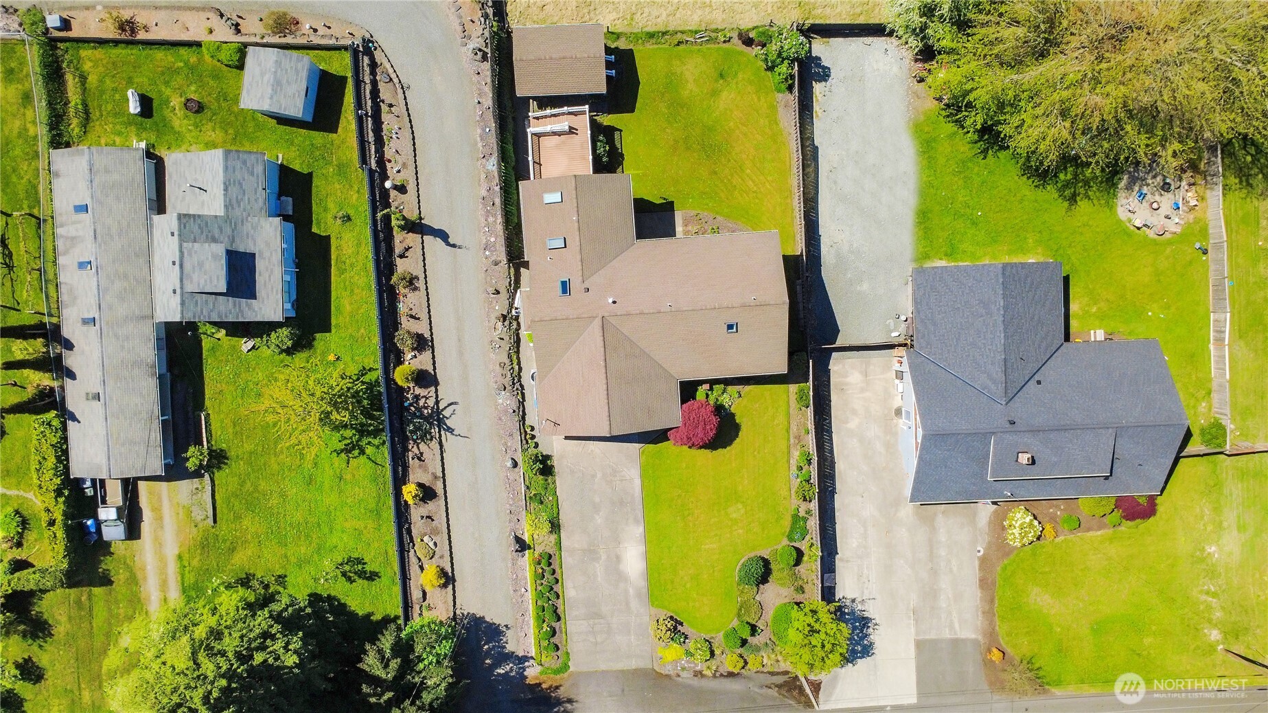 2004 7th Street SW Puyallup WA 98371