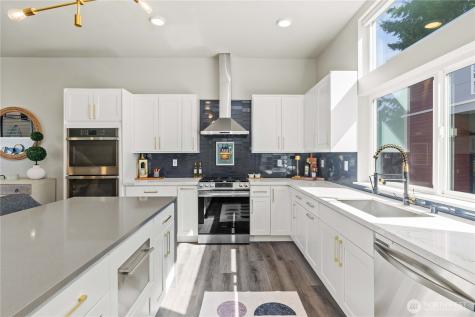 1208 Harrington Avenue NE Renton WA 98056