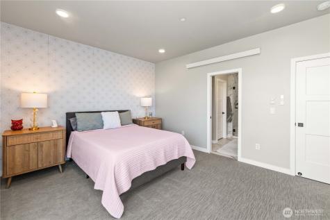 1208 Harrington Avenue NE Renton WA 98056