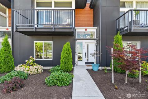 1208 Harrington Avenue NE Renton WA 98056