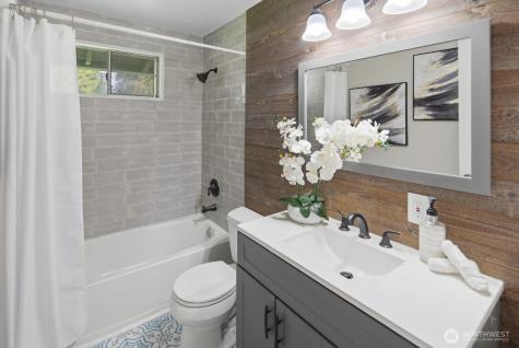 19105 18th Avenue W Lynnwood WA 98036