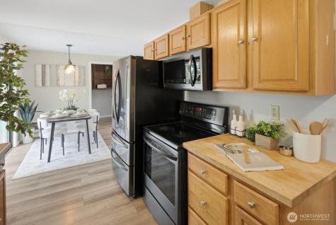19105 18th Avenue W Lynnwood WA 98036