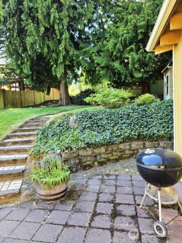 17017 10th Avenue NE Shoreline WA 98155