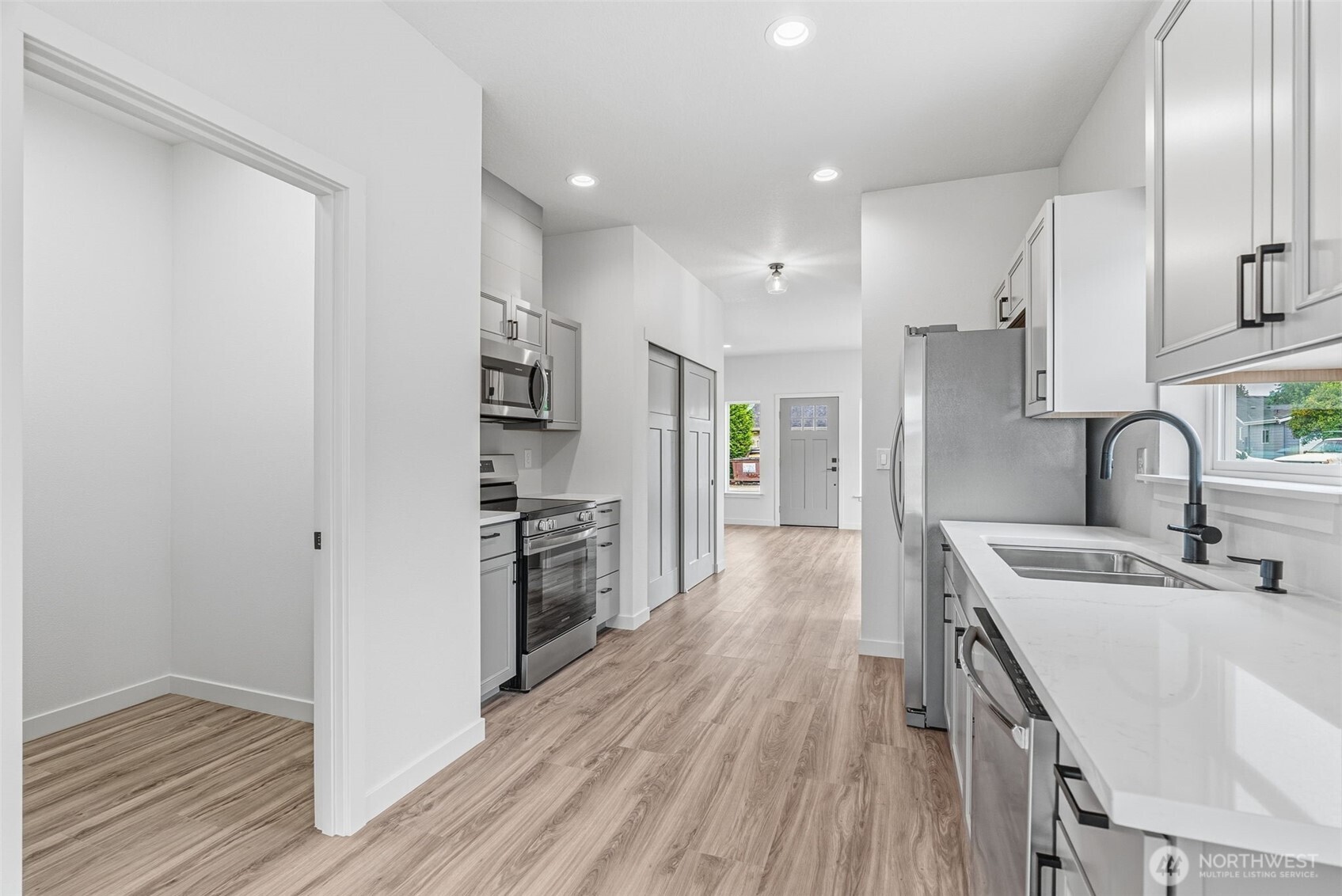 210 Glengate Street Cathlamet WA 98612