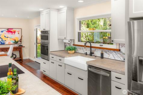 12211 SE 63rd Place Bellevue WA 98006