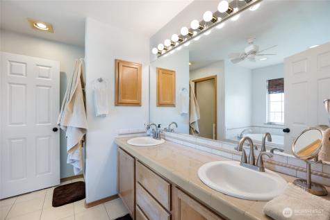 10088 5.6 NE Moses Lake WA 98837