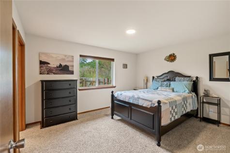 329 Cockle Street SW Ocean Shores WA 98569