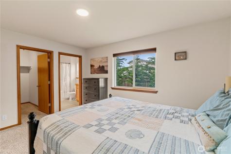 329 Cockle Street SW Ocean Shores WA 98569