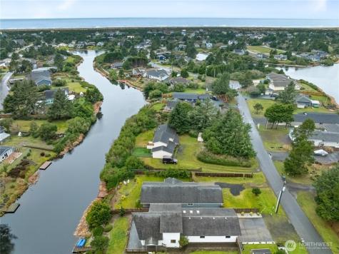 329 Cockle Street SW Ocean Shores WA 98569