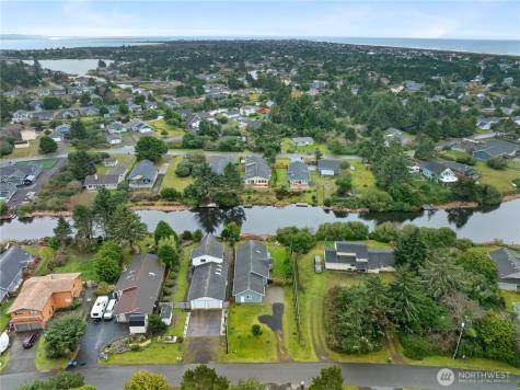 329 Cockle Street SW Ocean Shores WA 98569