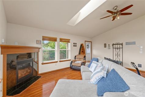 329 Cockle Street SW Ocean Shores WA 98569