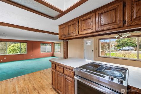 15 76th Street SW Everett WA 98203