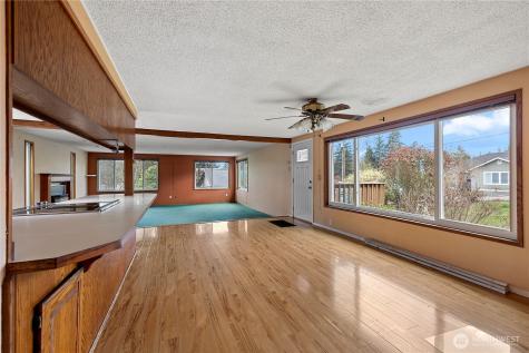 15 76th Street SW Everett WA 98203