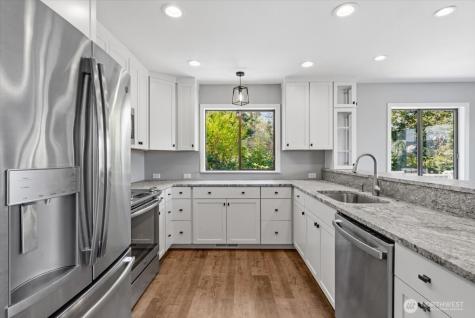 4124 Lakeview Place Chelan WA 98816