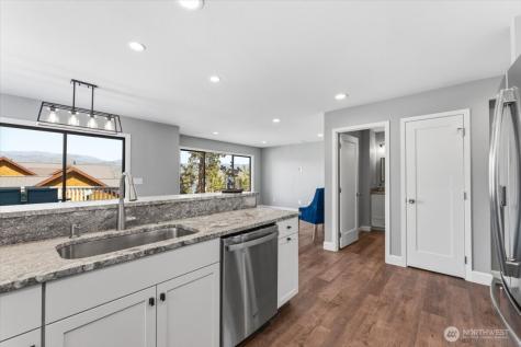 4124 Lakeview Place Chelan WA 98816