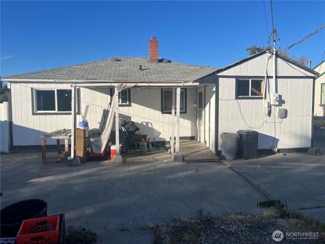 321 W Loop Drive Moses Lake WA 98837