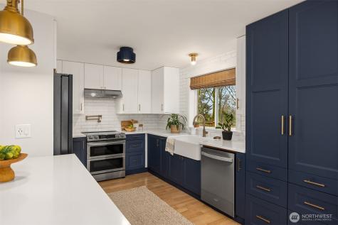 1585 NE Park View Drive Bainbridge Island WA 98110
