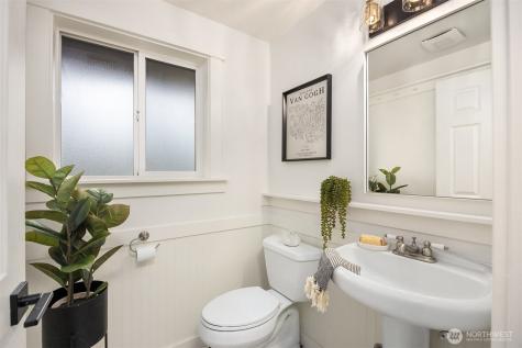 1585 NE Park View Drive Bainbridge Island WA 98110
